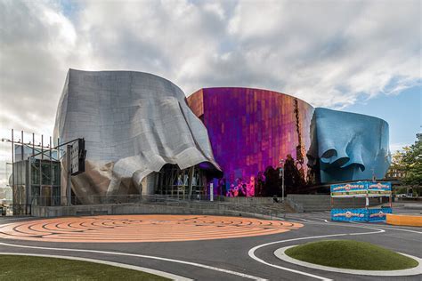 Mo pop museum - Consider MoPOP your personalized pop culture courier. MoPOP is housed in a 140,000 square foot Frank O. Gehry-designed building. A fusion of textures and myriad colors, MoPOP’s exterior conveys all the energy and fluidity of the rock ‘n’ roll artistry and …